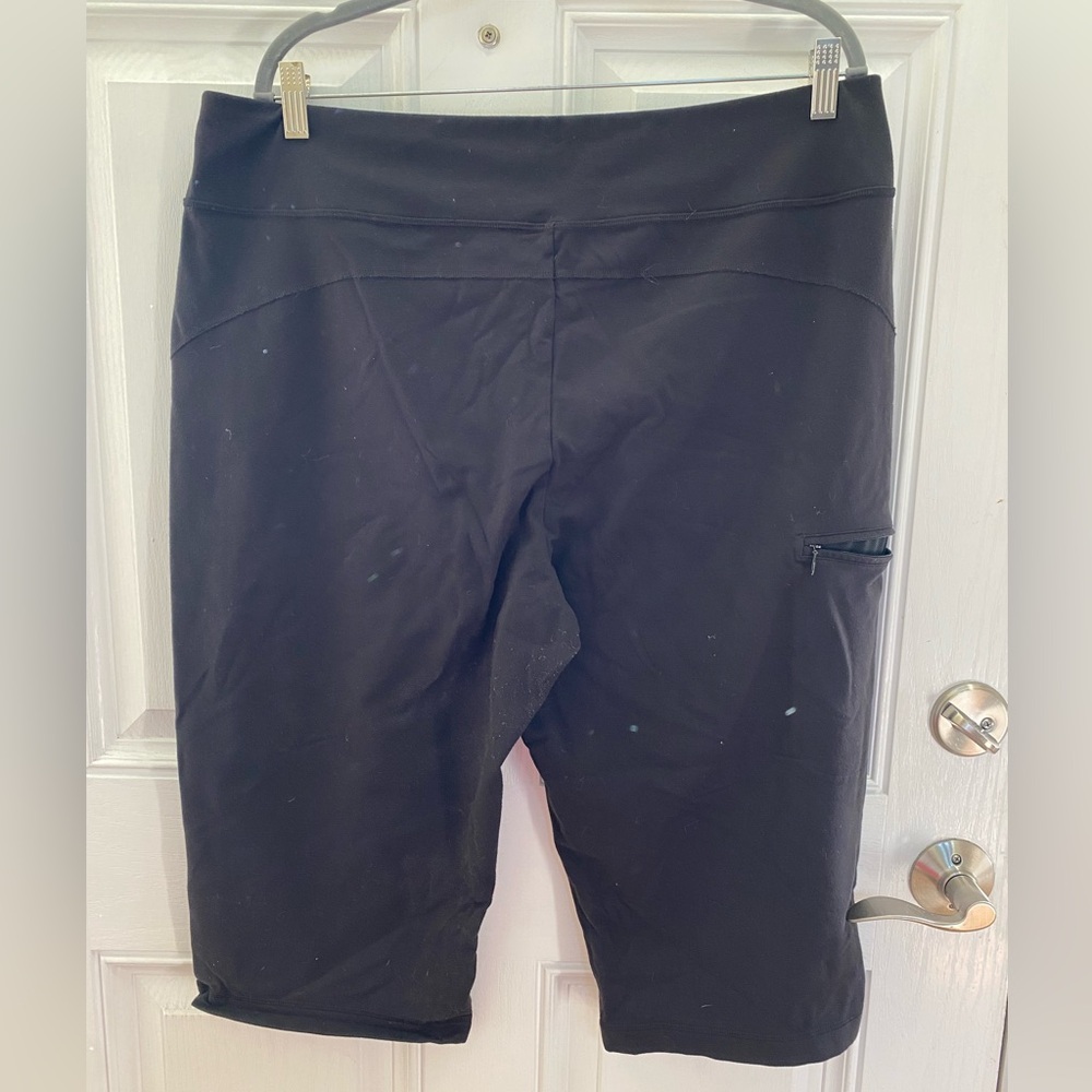 Duluth Trading NoGA Stretch Capris - Picture 2 of 7